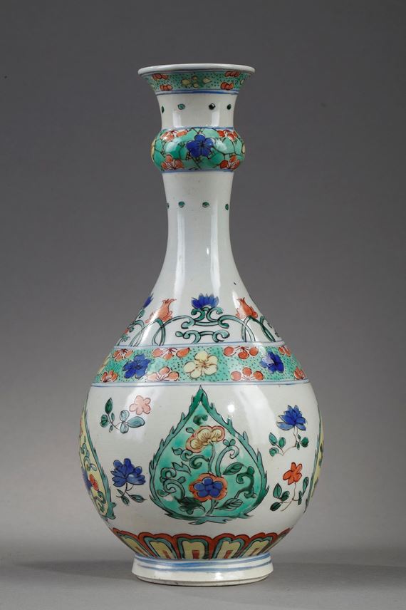 Bottle oriental style  Famille verte porcelain | MasterArt